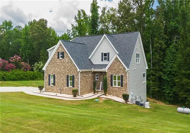 Photo 2 of Sale Pending at 840 Smallwood Tr, Hampton, GA 30228 | MLS# 7809836 | Listing updated on 2026-08-16
