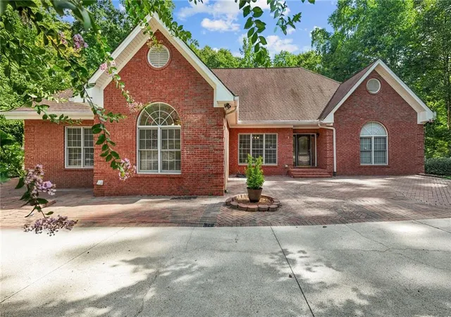 1st image of 7725 Appaloosa Trl, Gainesville, GA 30506 | MLS# 7822859