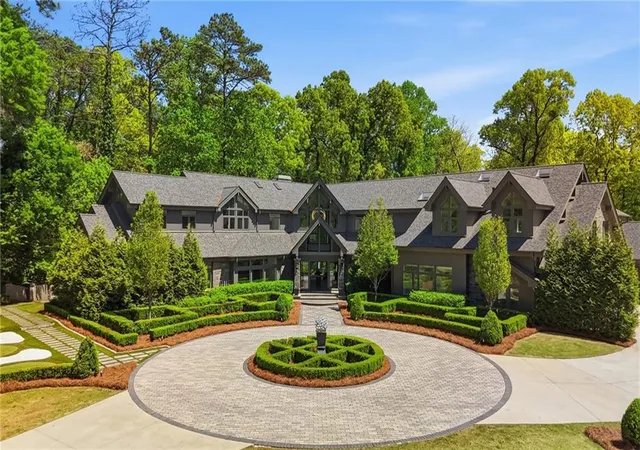 1st image of 2883 W Roxboro Rd Ne, Atlanta, GA 30324 | MLS# 7752836