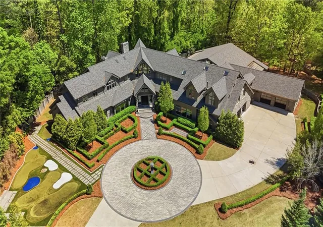 2nd image of 2883 W Roxboro Rd Ne, Atlanta, GA 30324 | MLS# 7752836