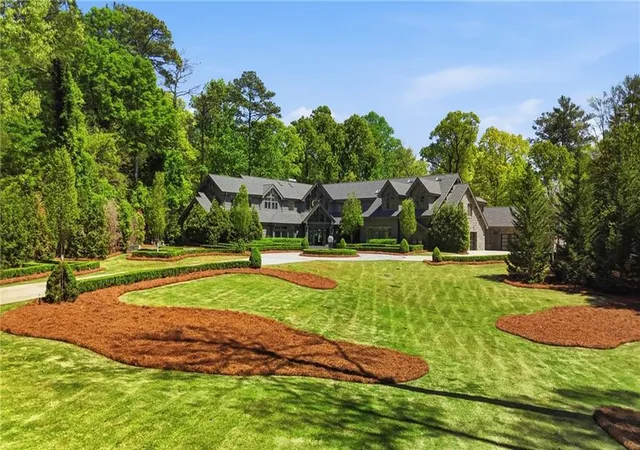 3rd image of 2883 W Roxboro Rd Ne, Atlanta, GA 30324 | MLS# 7752836