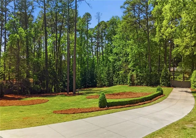 4th image of 2883 W Roxboro Rd Ne, Atlanta, GA 30324 | MLS# 7752836