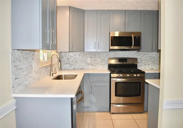 Photo 3 of Single family home for sale at 355 Olde Brg Way, Johns Creek, GA 30022 | MLS# 7822671 | Listing updated on 2026-09-15