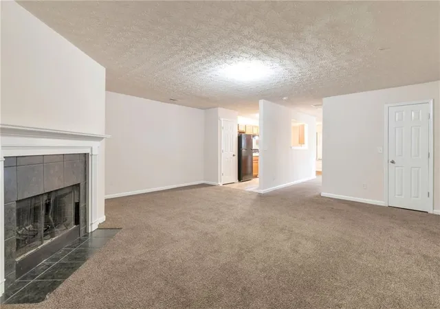 Listing Photo 4 - Condo for sale in building located at 2842 Vining Ridge Ter, Decatur, GA 30034