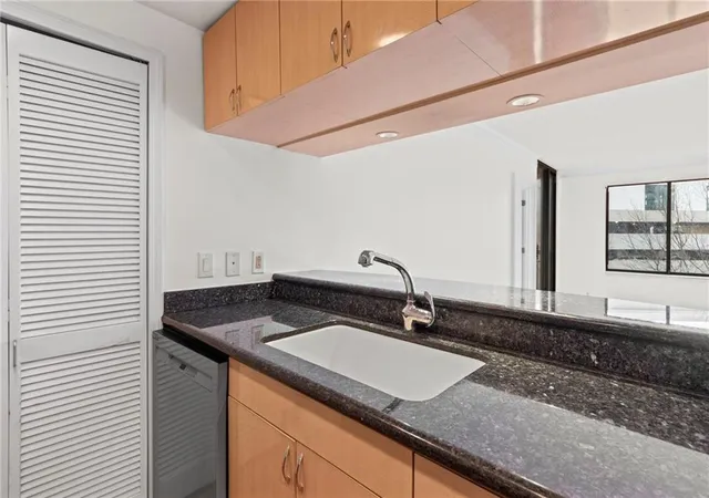 Homes for sale in Atlanta, GA | 3481 Lakeside Dr Ne #902, Atlanta, GA 30326 | MLS# 7734732
