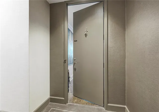 Photo 2 of Condo for sale at 2575 Peachtree Rd Ne #2E, Atlanta, GA 30305 | MLS# 7807828 | Listing updated on 2026-09-10