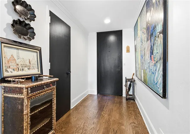 Photo 3 of Condo for sale at 2575 Peachtree Rd NE #2E, Atlanta, GA 30305 | MLS# 7807828 | Listing updated on 2026-09-10