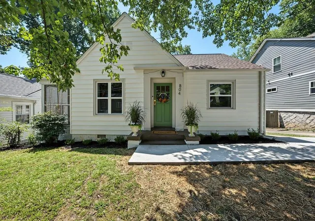 1st image of 804 Berkeley Ave Nw, Atlanta, GA 30318 | MLS# 7824286