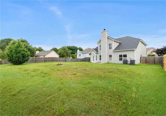 3rd image of 1055 Red Cedar Trl, Suwanee, GA 30024 | MLS# 7800868