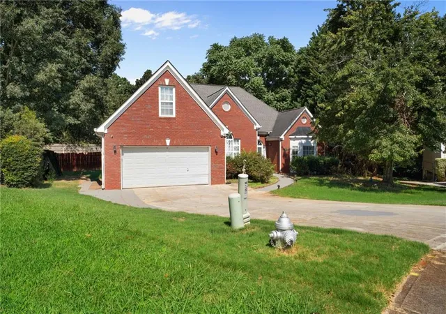 Photo 2 of Single family home for sale at 1000 Georgian Hills Dr, Lawrenceville, GA 30045 | MLS# 7829878 | Listing updated on 2026-09-12