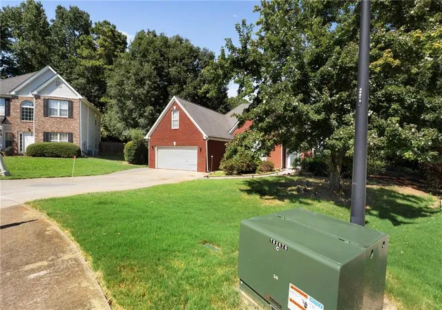 Photo 3 of Single family home for sale at 1000 Georgian Hills Dr, Lawrenceville, GA 30045 | MLS# 7829878 | Listing updated on 2026-09-12