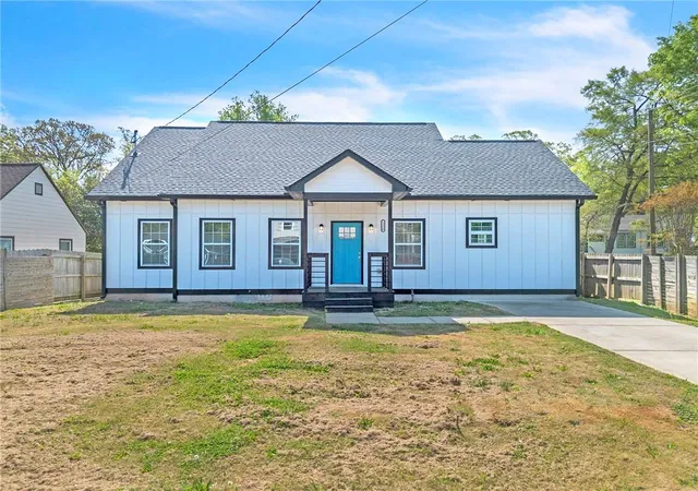 Single family home for sale at 1136 Oak Knoll Ter SE, Atlanta, GA 30315 | MLS# 7822564