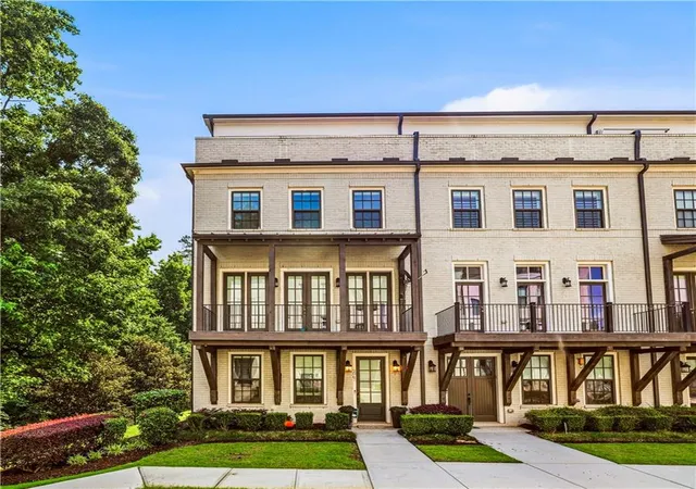 2nd image of 2067 Wheaton Wy, Sandy Springs, GA 30328 | MLS# 7712804