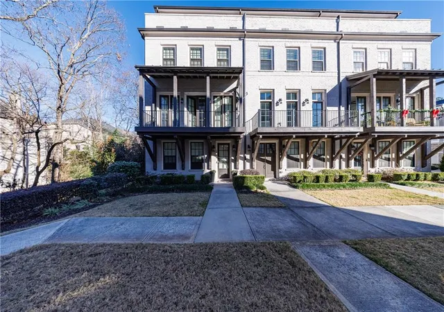 3rd image of 2067 Wheaton Wy, Sandy Springs, GA 30328 | MLS# 7712804
