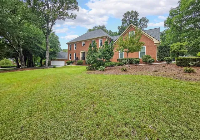 Photo 3 of Single family home for sale at 5616 Broxton Cir, Peachtree Corners, GA 30092 | MLS# 7808038 | Listing updated on 2026-09-10