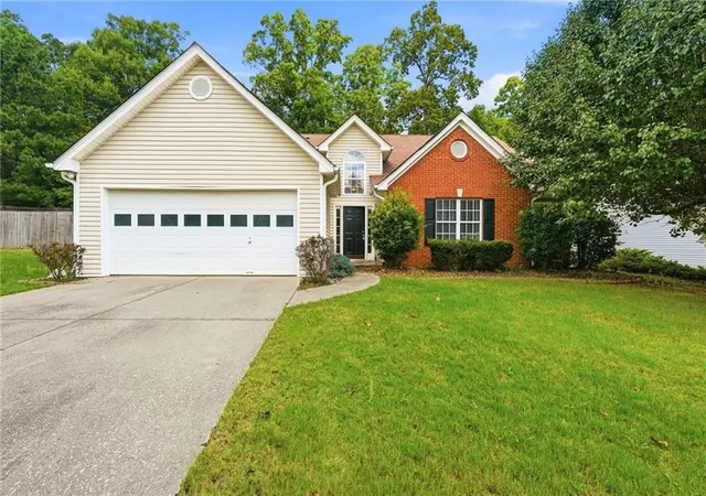 Photo 3 of Sale Pending at 1565 Heatherton Rd, Dacula, GA 30019 | MLS# 7803346 | Listing updated on 2026-09-04