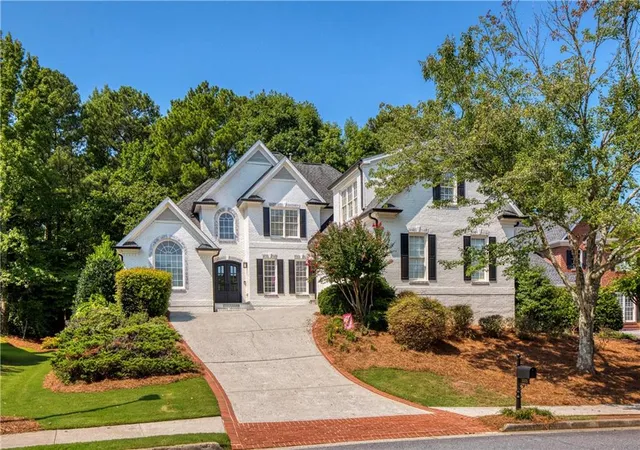 Photo 2 of Single family home for sale at 3375 Wolf Willow Close, Alpharetta, GA 30004 | MLS# 7822837 | Listing updated on 2026-09-06