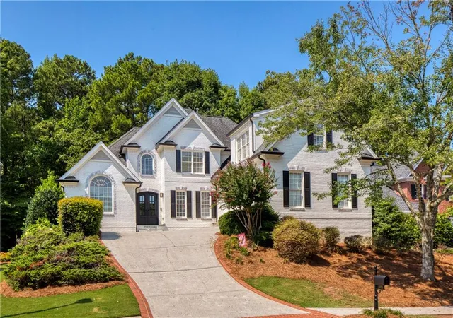 Photo 3 of Single family home for sale at 3375 Wolf Willow Close, Alpharetta, GA 30004 | MLS# 7822837 | Listing updated on 2026-09-06