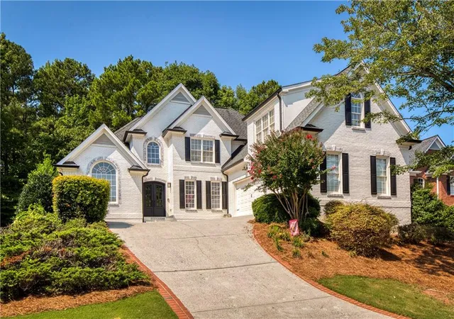 Photo 3 of Single family home for sale at 3375 Wolf Willow Close, Alpharetta, GA 30004 | MLS# 7822837 | Listing updated on 2026-09-06