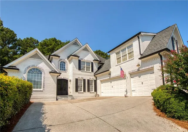 Photo 4 of Single family home for sale at 3375 Wolf Willow Close, Alpharetta, GA 30004 | MLS# 7822837 | Listing updated on 2026-09-06