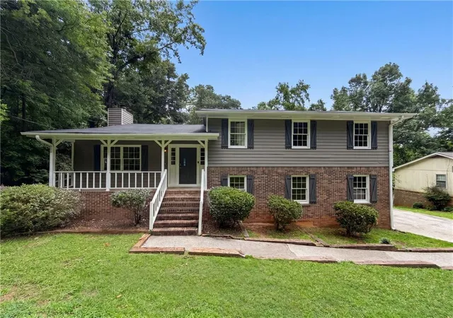 Homes for sale in Morrow, GA | 6486 Lynndale Ln, Morrow, GA 30260 | MLS# 7793246