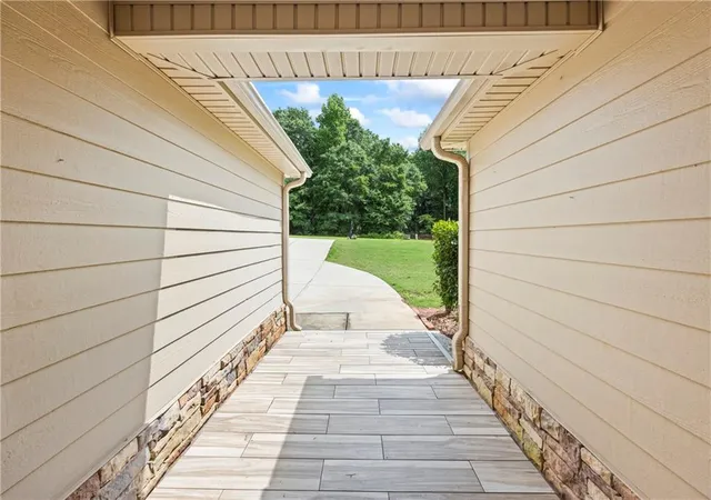 4th image of 681 Carla Ct, Winder, GA 30680 | MLS# 7777099