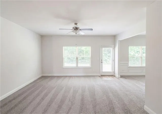 3rd image of 11916 Lovejoy Crossing Pl, Hampton, GA 30228 | MLS# 7791705