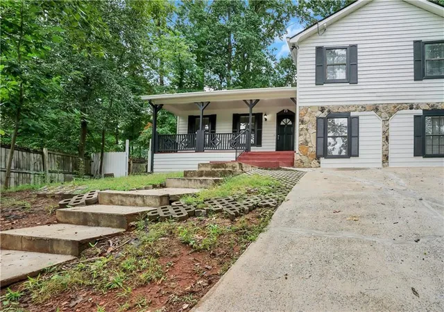 Photo 3 of Single family home for sale at 4960 Cold Springs Dr Nw, Lilburn, GA 30047 | MLS# 7815948 | Listing updated on 2026-09-18