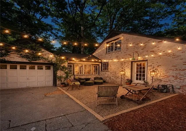 Photo 2 of Single family home for sale at 260 Beverly Rd Ne, Atlanta, GA 30309 | MLS# 7785129 | Listing updated on 2026-07-24