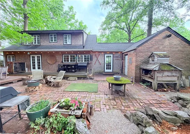 Photo 3 of Single family home for sale at 260 Beverly Rd NE, Atlanta, GA 30309 | MLS# 7785129 | Listing updated on 2026-07-24