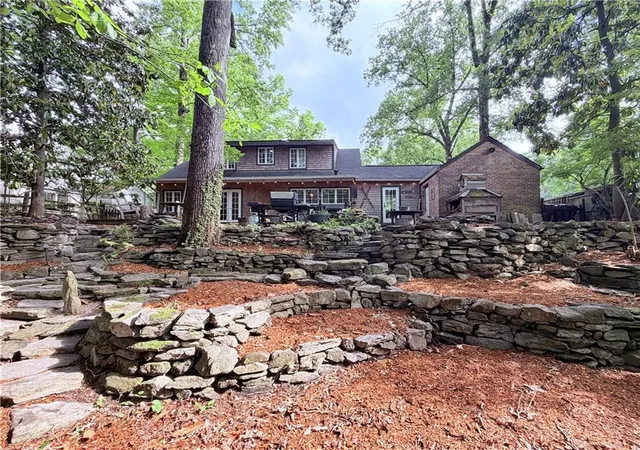 Photo 4 of Single family home for sale at 260 Beverly Rd NE, Atlanta, GA 30309 | MLS# 7785129 | Listing updated on 2026-07-24