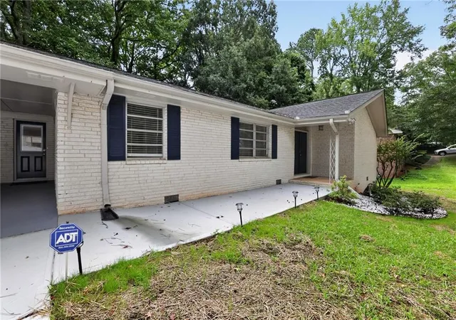 Photo 4 of Single family home for sale at 2691 Sterling Acres Dr, Tucker, GA 30084 | MLS# 7800739 | Listing updated on 2026-09-15