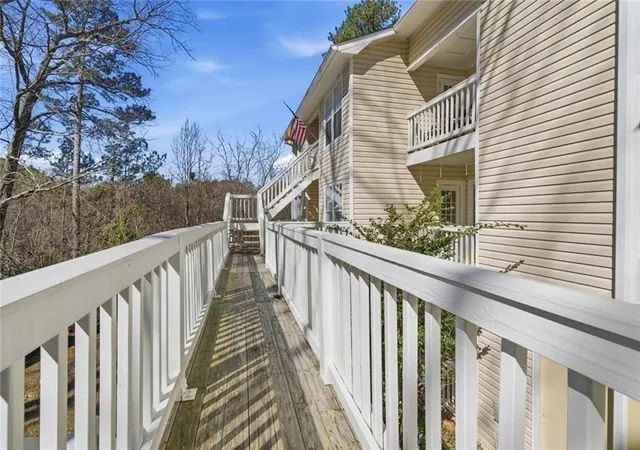 Listing Photo 4 - Condo for sale in building located at 402 SE Countryside Pl SE, Smyrna, GA 30080 - Unit #402