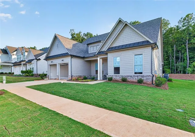 Photo 2 of Sale Pending at 371 Lake Vista Dr, Statham, GA 30666 | MLS# 7782189 | Listing updated on 2026-08-30