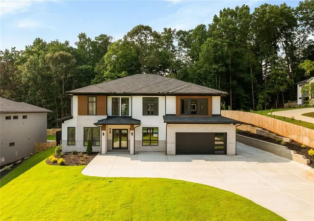 2nd image of 816 Riverside Rd, Sugar Hill, GA 30518 | MLS# 7813840
