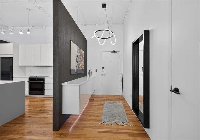 Photo 2 of Condo for sale at 3235 Roswell Rd Ne #602, Atlanta, GA 30305 | MLS# 7825617 | Listing updated on 2026-08-29