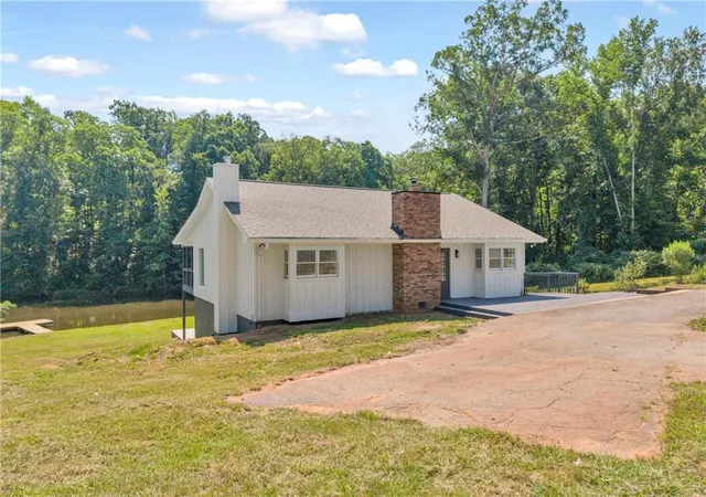 Homes for sale in Williamson, GA | 230 N Rover Rd, Williamson, GA 30292 | MLS# 7799787