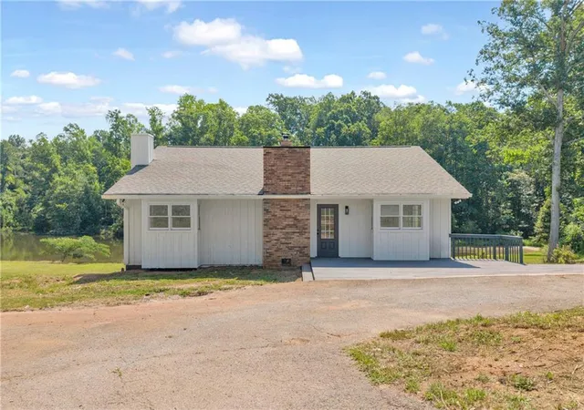 Homes for sale in Williamson, GA | 230 N Rover Rd, Williamson, GA 30292 | MLS# 7799787