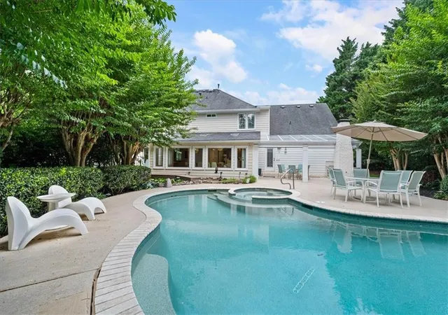 Photo 2 of Single family home for sale at 425 Red Jacket Way, Alpharetta, GA 30005 | MLS# 7799709 | Listing updated on 2026-07-26