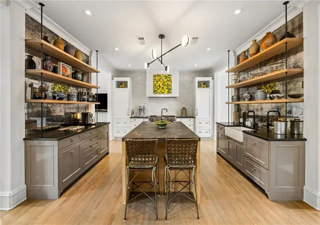 Photo 2 of Sale Pending at 2288 Peachtree Rd Nw #16, Atlanta, GA 30309 | MLS# 7821956 | Listing updated on 2026-08-26