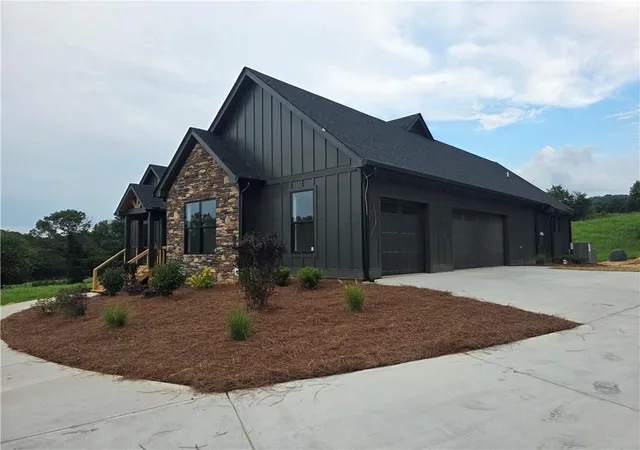 2nd image of 2490 New Hope Rd, Morganton, GA 30560 | MLS# 7802618