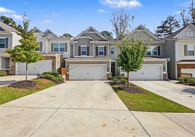Townhouse for sale at 5741 Silver Lake Dr, Mableton, GA 30126 | MLS# 7849288