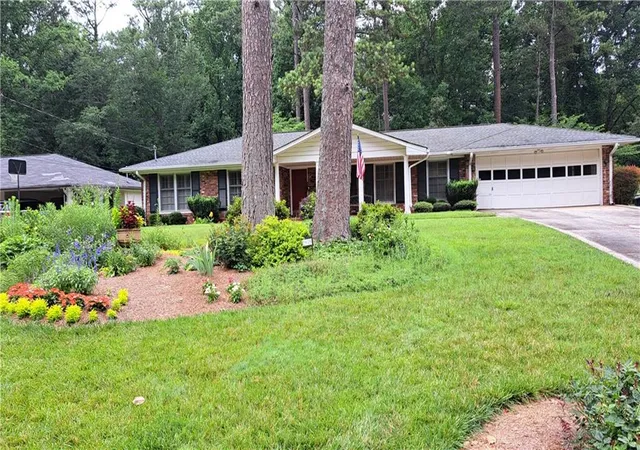 3rd image of 2976 Blackwood Rd, Decatur, GA 30033 | MLS# 7809462