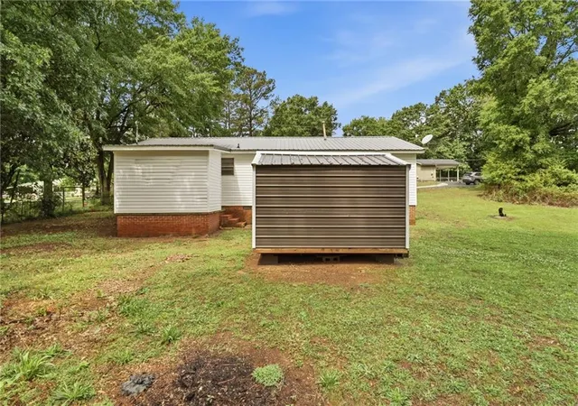 Homes for sale in Calhoun, GA | 318 Circle Dr, Calhoun, GA 30701 | MLS# 7776226