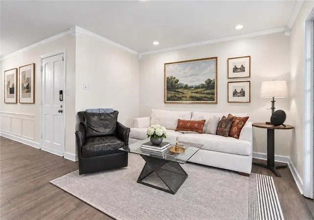 Photo 1 of Condo for sale at 53 La Rue Pl Nw, Atlanta, GA 30327 | MLS# 7793985 | Listing updated on 2026-10-06