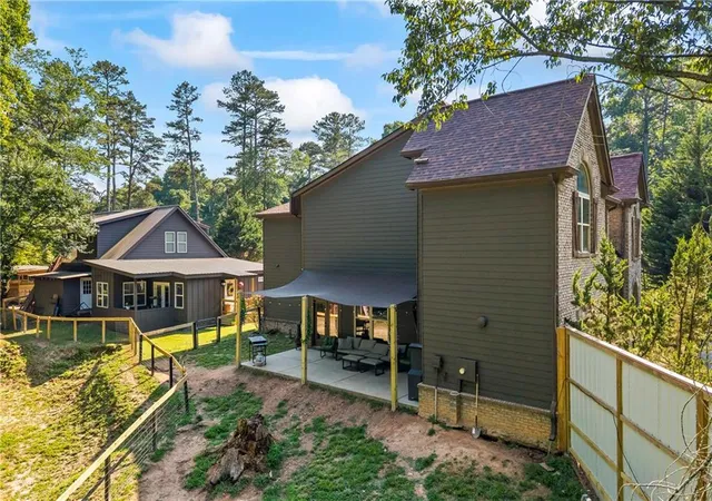 Photo 2 of Single family home for sale at 9315 Meadow Brk Dr, Gainesville, GA 30506 | MLS# 7775798 | Listing updated on 2026-08-09