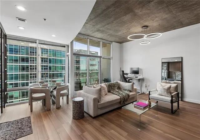 Photo 2 of Condo for sale at 923 Peachtree St NE #1824, Atlanta, GA 30309 | MLS# 7782986 | Listing updated on 2026-07-20