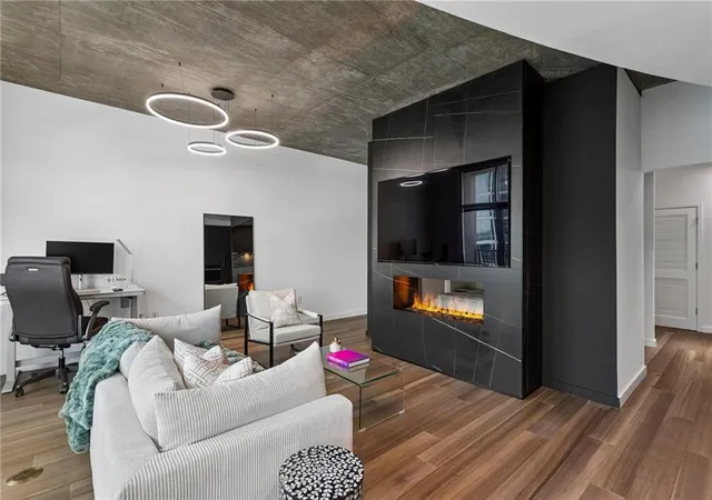 Photo 3 of Condo for sale at 923 Peachtree St NE #1824, Atlanta, GA 30309 | MLS# 7782986 | Listing updated on 2026-07-20