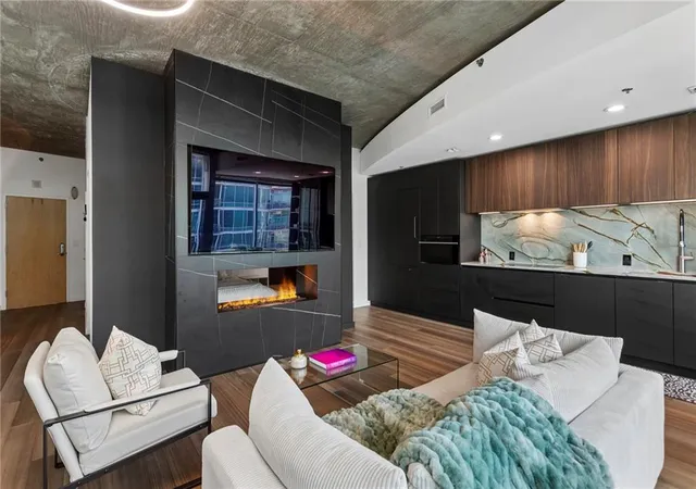 Photo 4 of Condo for sale at 923 Peachtree St NE #1824, Atlanta, GA 30309 | MLS# 7782986 | Listing updated on 2026-07-20