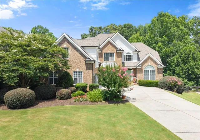 Photo 3 of Single family home for sale at 5620 Battle Ridge Dr, Flowery Branch, GA 30542 | MLS# 7811782 | Listing updated on 2026-09-13